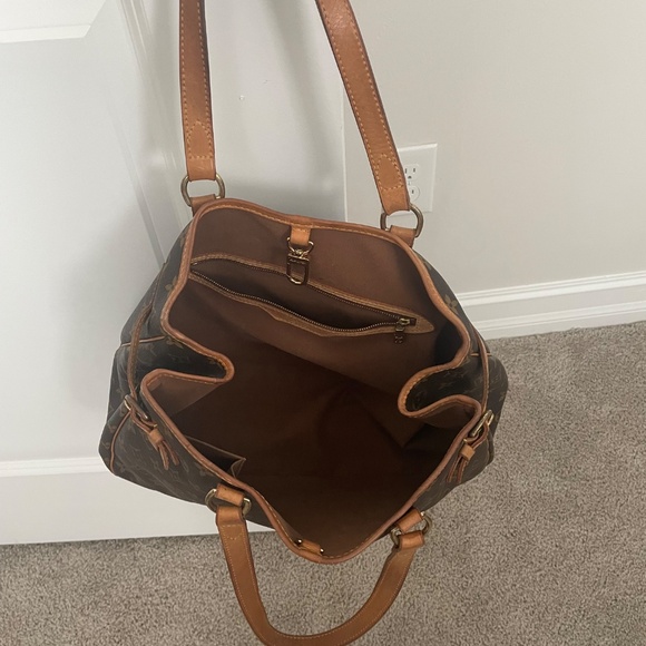 Authentic LV Monogram Batignolles Handbag - Picture 8 of 16